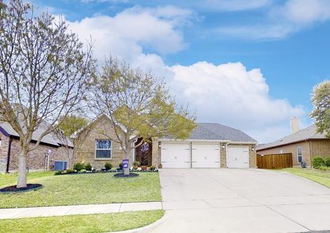517 Sterling Dr, Benbrook, TX 76126