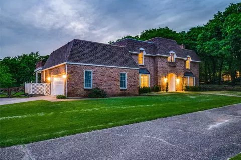 110 Hollow Oak Ct, Double Oak, TX 75077