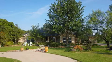 500 Plantation Ct, Burleson, TX 76028