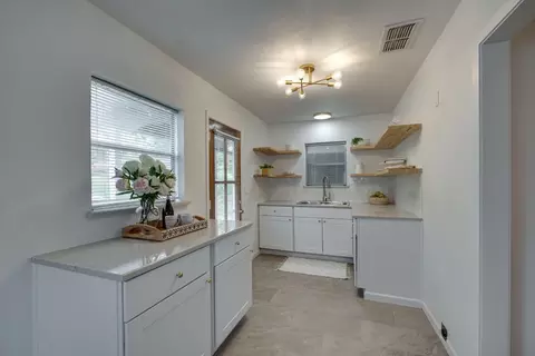 424 Churchill Rd, Fort Worth, TX 76114