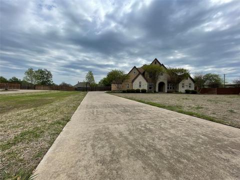 8290 St Johns Dr, Waxahachie, TX 75167