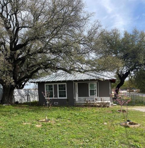 1305 N Ivy St, Stephenville, TX 76401