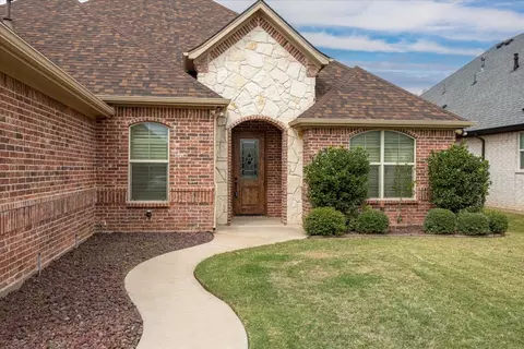 313 Paddle Boat Dr, Granbury, TX 76049