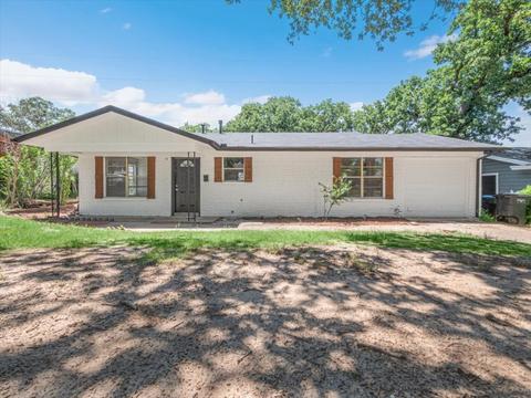 5512 Patton Dr, Fort Worth, TX 76112