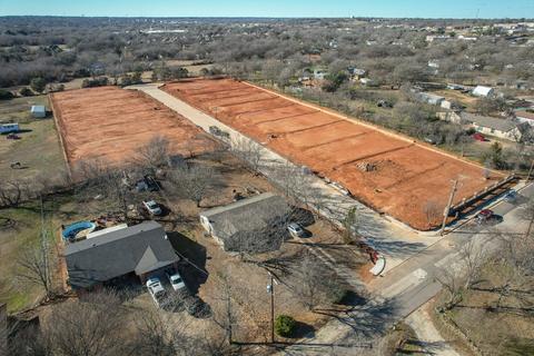 300 Hickory Ln, Weatherford, TX 76086