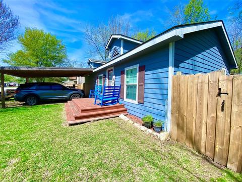 300 W Denison Ave, Bonham, TX 75418