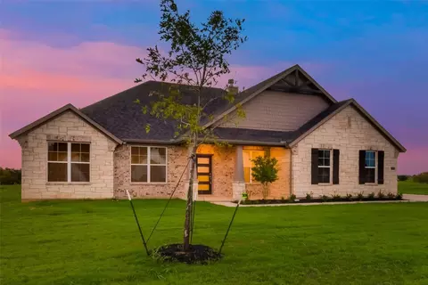 2718 Burr Oak Rd, Terrell, TX 75161