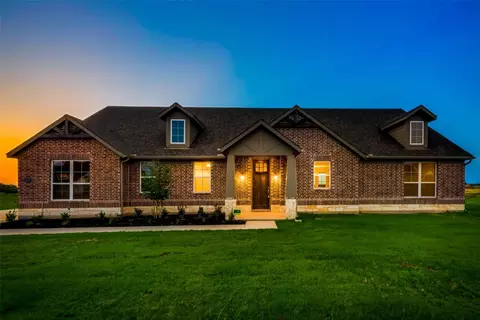 2716 Burr Oak Rd, Terrell, TX 75161