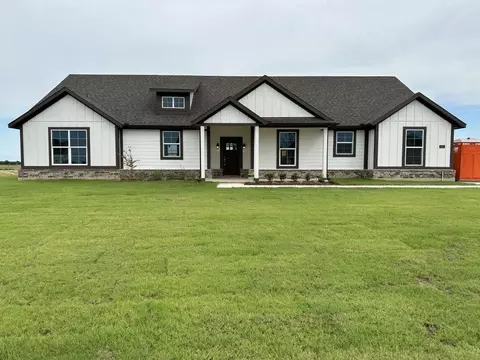2725 Burr Oak Rd, Terrell, TX 75161
