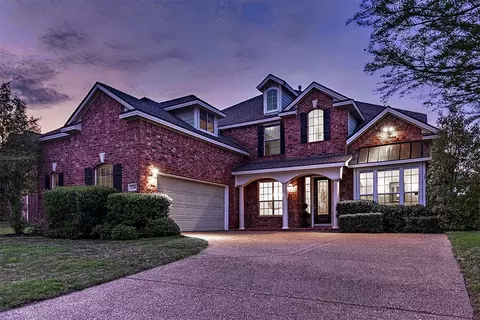 2718 Garrett Dr, Highland Village, TX 75077