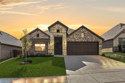 713 Long Iron Dr, Fort Worth, TX 76108