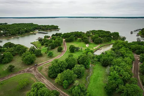 14025 Whatley Dr, Streetman, TX 75859