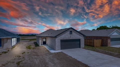570 N Garrett Ave, Garrett, TX 75119