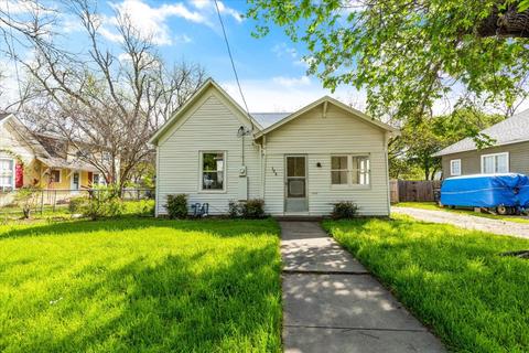 308 N Walnut St, Cleburne, TX 76033