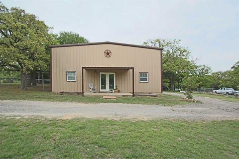 5710 Thousand Oaks Dr, Joshua, TX 76058