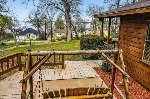 804 E Oakwood Dr, Tool, TX 75143