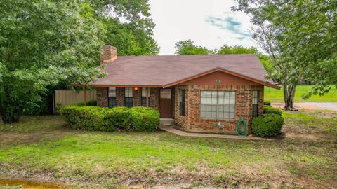 733 S Moseley St, De Leon, TX 76444