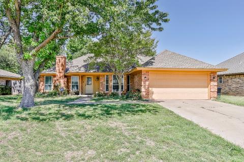 8 Cimarron Dr, Trophy Club, TX 76262
