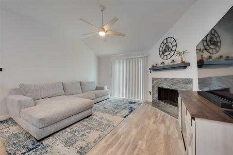 811 Cumberland Dr, Burleson, TX 76028