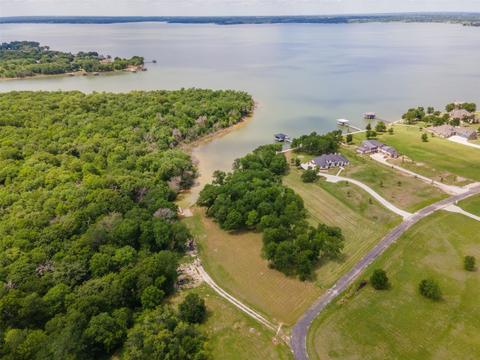 32 Sandy Cove Ct, Streetman, TX 75859