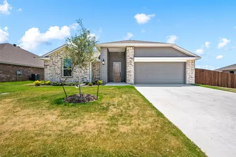 800 Quill Dr, Springtown, TX 76082