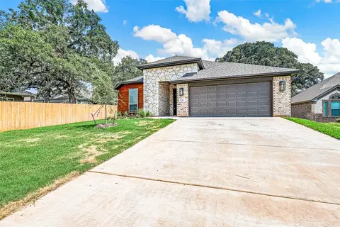 351 E 9th St, Springtown, TX 76082 photo 3