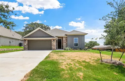 900 Montgomery Rd, Springtown, TX 76082