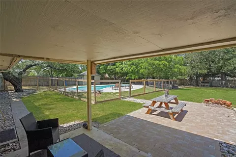 205 Willowood Dr, Burleson, TX 76028