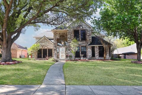 1424 Cobblestone Dr, Desoto, TX 75115