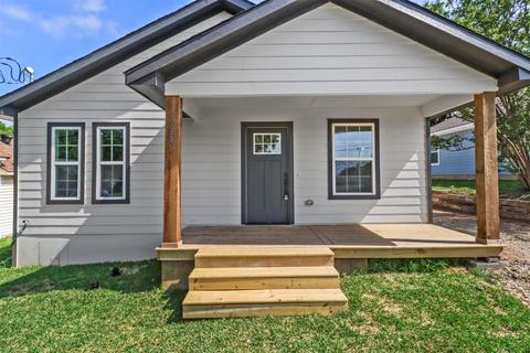 2215 W Bond St, Denison, TX 75020