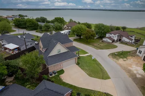 431 Peninsula Dr, Lakewood Village, TX 75068
