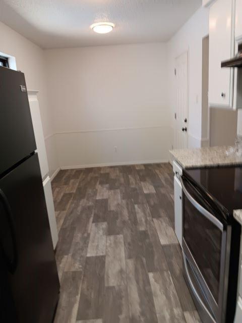  913 S Center S St, Grand Prairie, TX 75051 photo 4