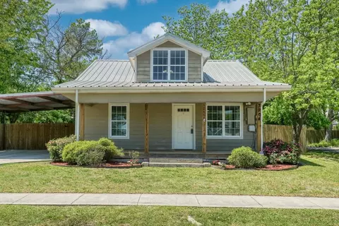 3904 Gordon St, Greenville, TX 75401
