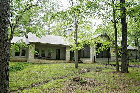 4970 Grand View Dr, Athens, TX 75752