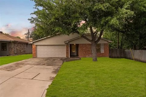 604 Walter Ct, White Settlement, TX 76108