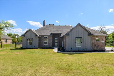 232 Scenic Wood Dr, Azle, TX 76020