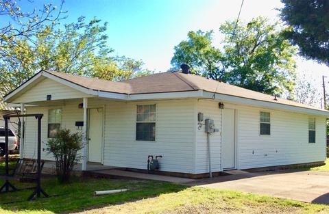 301 S 11th St, Honey Grove, TX 75446
