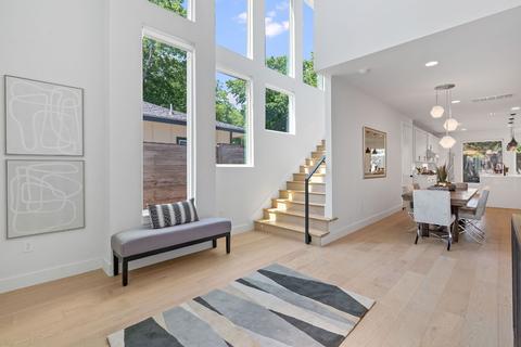 916 50th E St #1, Austin, TX 78751