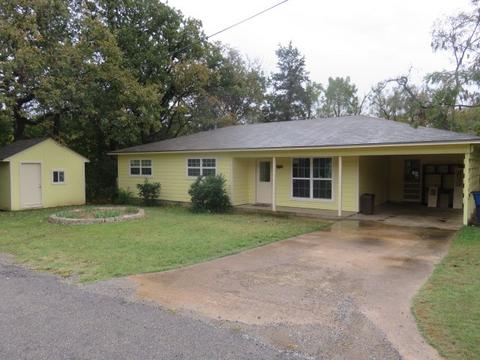 400 W Bullock St, Denison, TX 75020