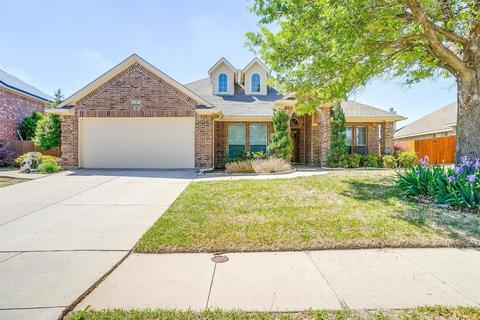 7 Stonegate Dr, Edgecliff Village, TX 76134