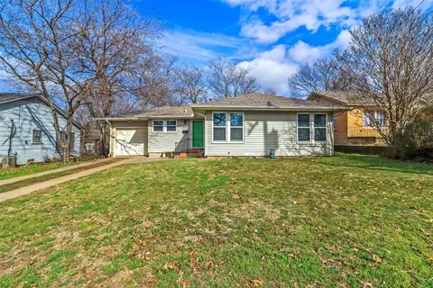 820 Gregg St, Denton, TX 76201