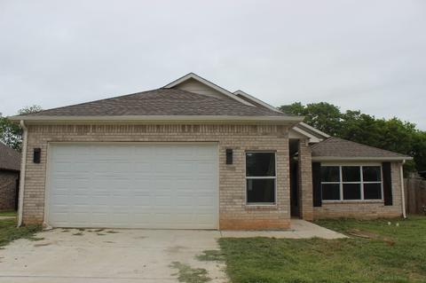 722 W Sherman Dr, Aubrey, TX 76227