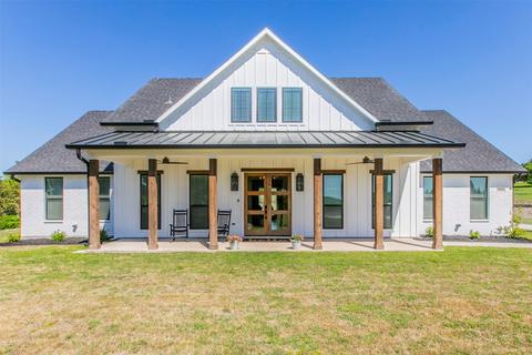 1049 Eagles Bluff Dr, Weatherford, TX 76087