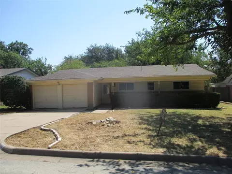 5905 Westcrest W Dr, Edgecliff Village, TX 76134