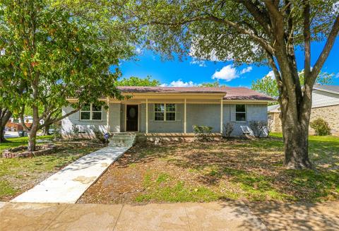 837 Poinsettia Dr, Lancaster, TX 75146