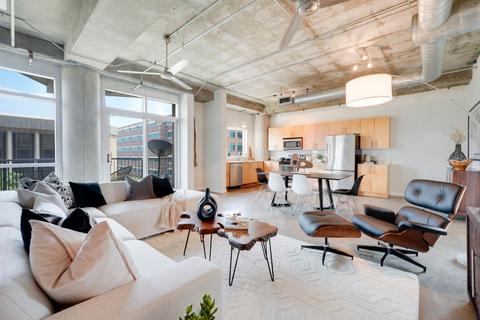1001 Belleview St #404, Dallas, TX 75215