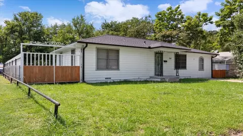 1241 Island Byu, Bonham, TX 75418