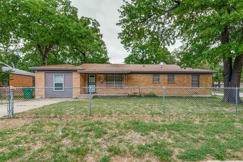 3000 Edith Ln, Haltom City, TX 76117