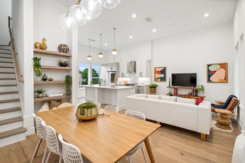 4208 Live Oak St #204, Dallas, TX 75204
