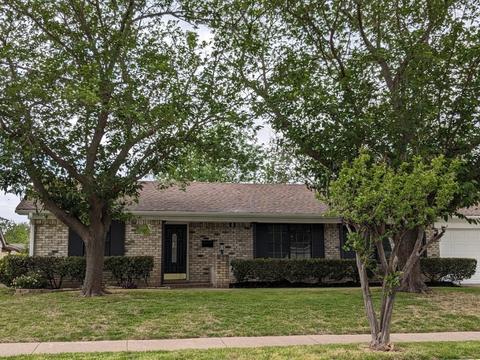 2910 Lowell Dr, Irving, TX 75062